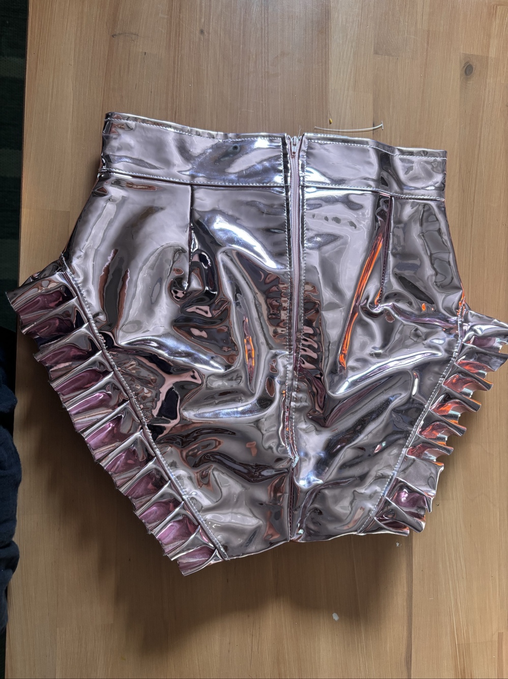 CHAR HOUSTON Rose Gold Metallic Ruffle High Waist Shorts XS - Picture 2 of 5